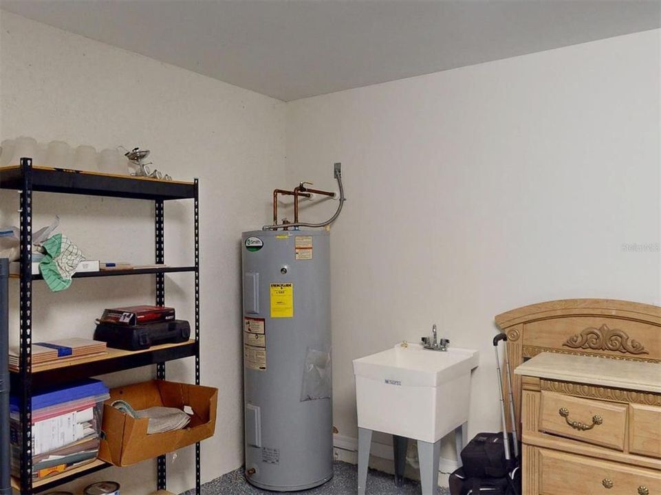 For Sale: $250,000 (2 beds, 2 baths, 1363 Square Feet)