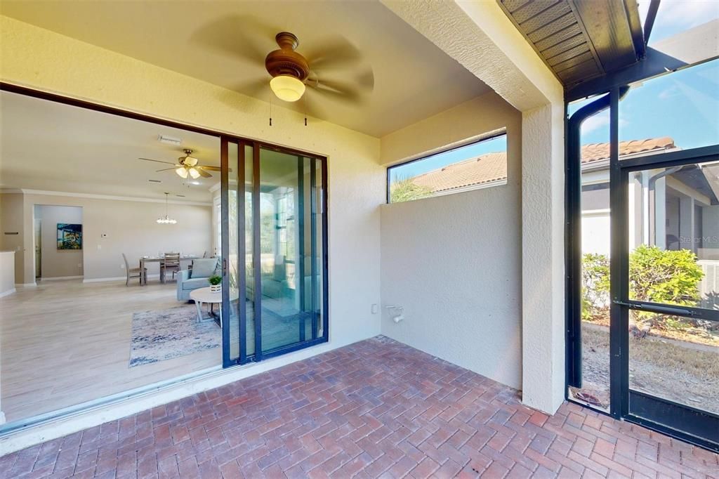 For Sale: $250,000 (2 beds, 2 baths, 1363 Square Feet)