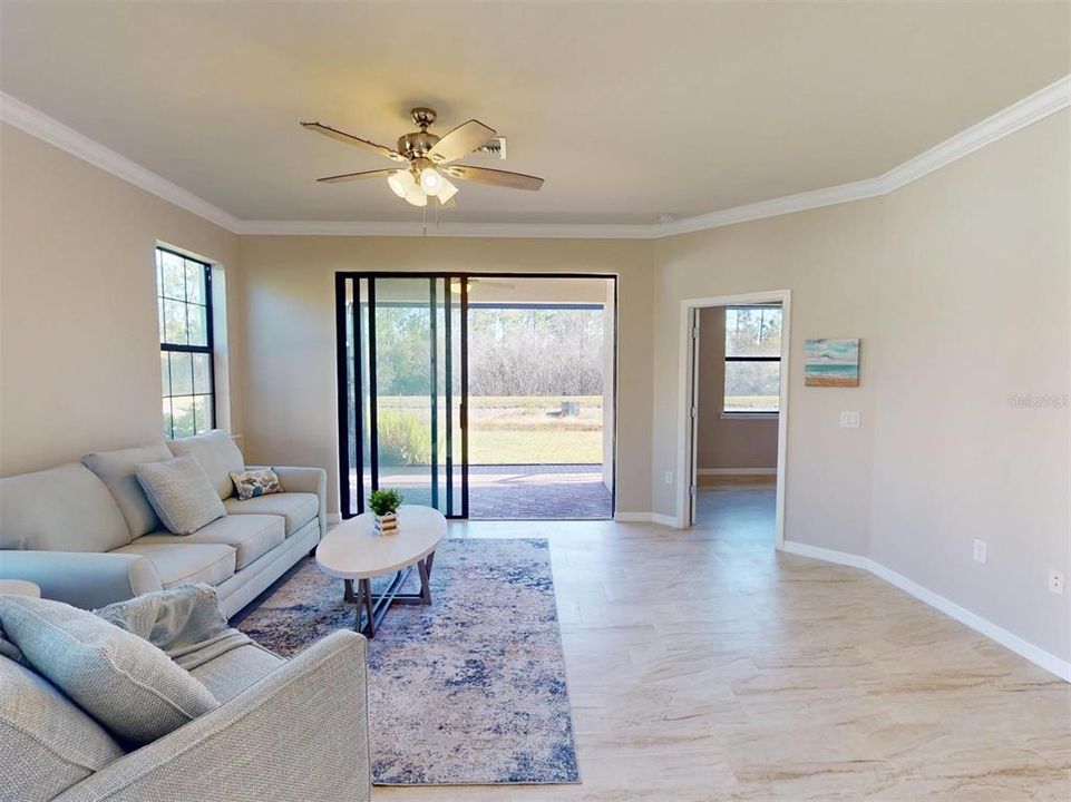 For Sale: $250,000 (2 beds, 2 baths, 1363 Square Feet)