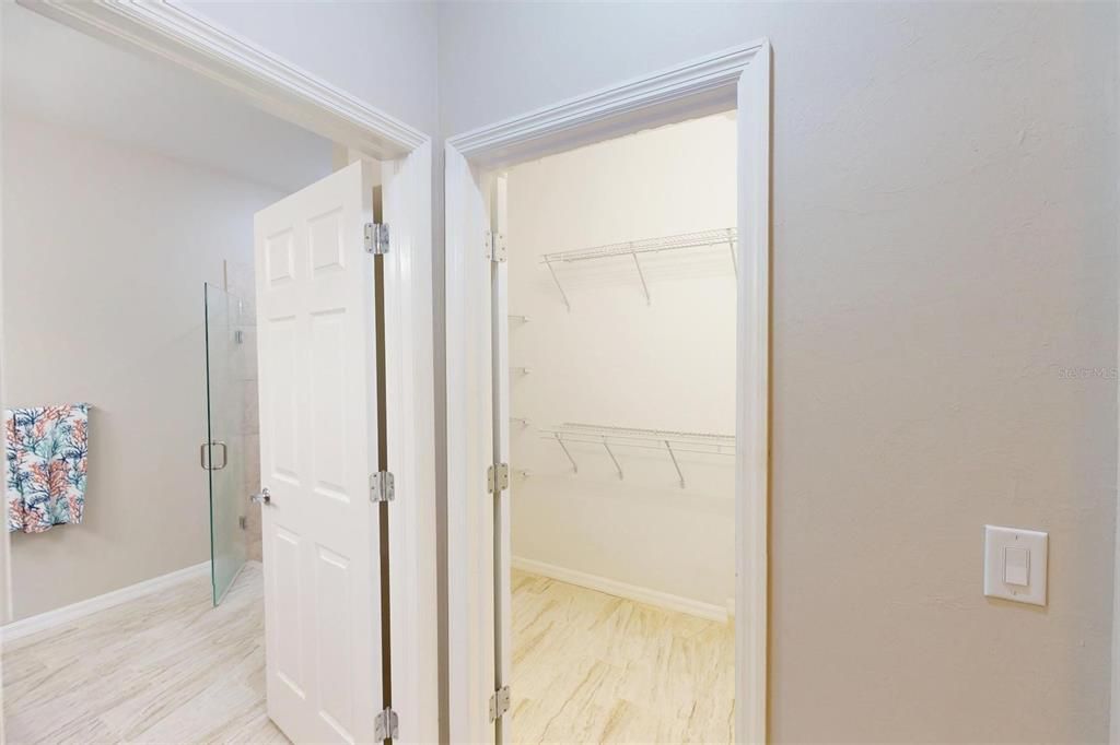 For Sale: $250,000 (2 beds, 2 baths, 1363 Square Feet)