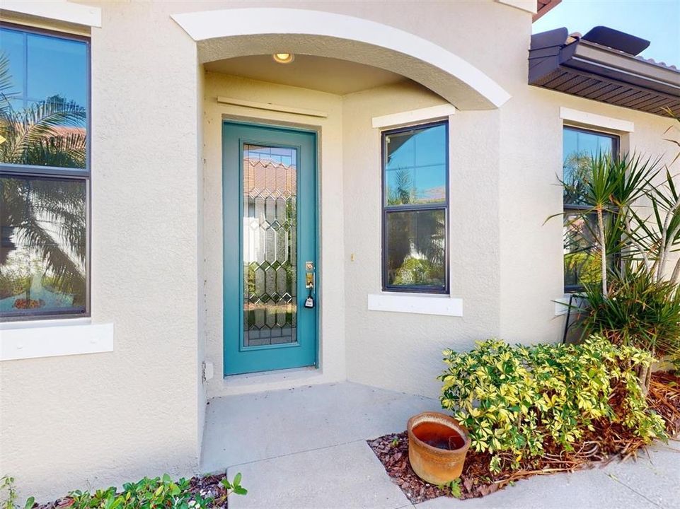 For Sale: $250,000 (2 beds, 2 baths, 1363 Square Feet)