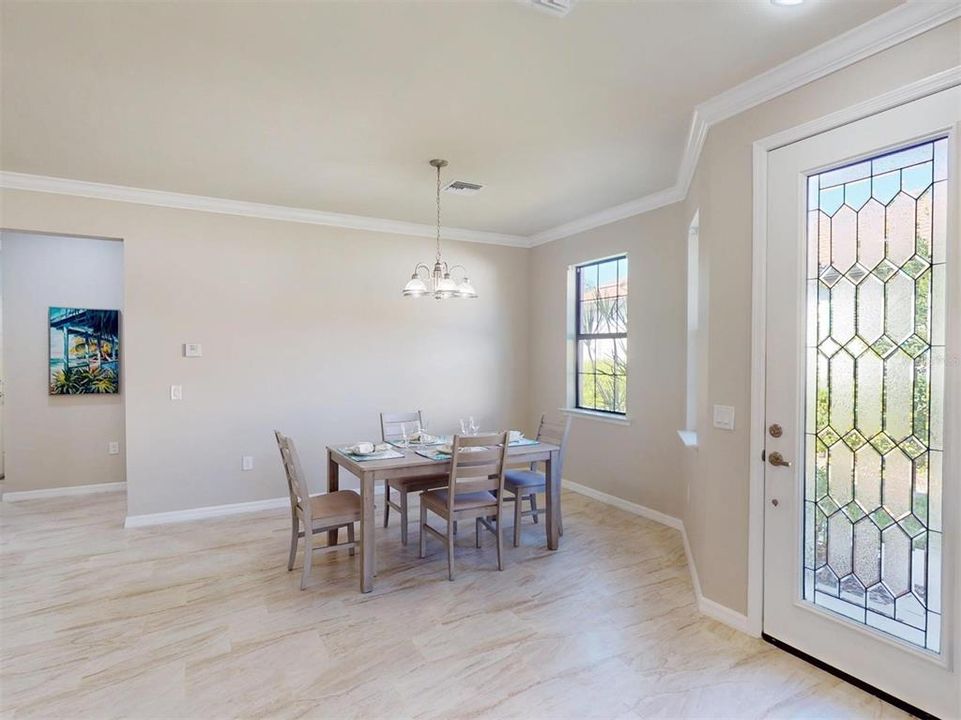 For Sale: $250,000 (2 beds, 2 baths, 1363 Square Feet)