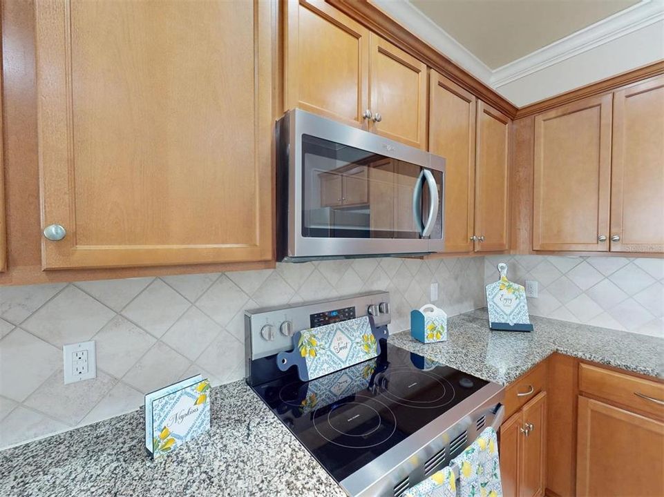 For Sale: $250,000 (2 beds, 2 baths, 1363 Square Feet)