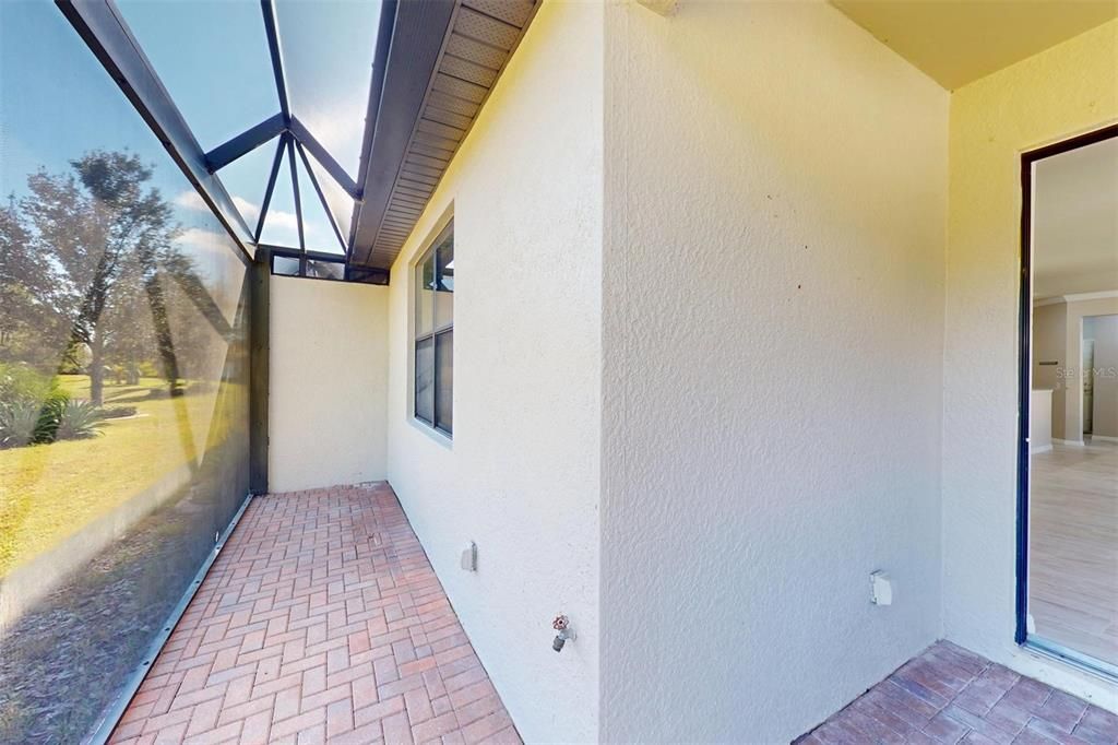 For Sale: $250,000 (2 beds, 2 baths, 1363 Square Feet)