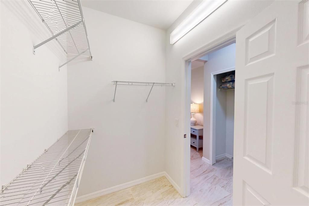 For Sale: $250,000 (2 beds, 2 baths, 1363 Square Feet)