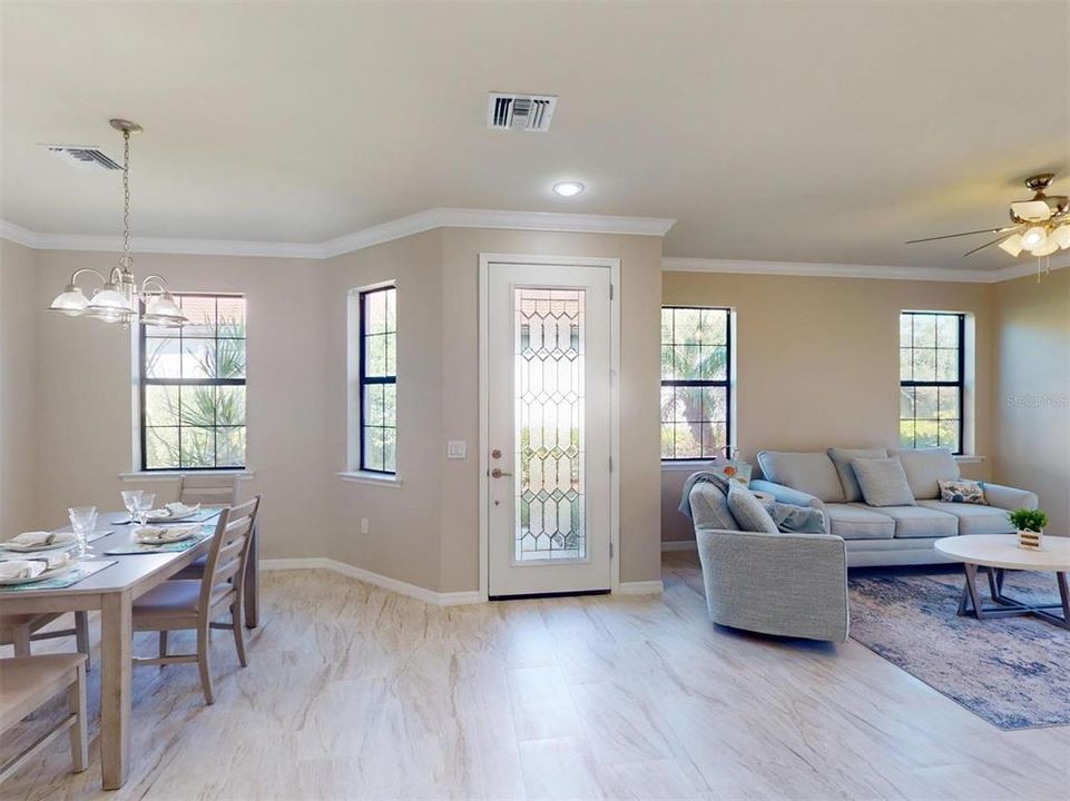 For Sale: $250,000 (2 beds, 2 baths, 1363 Square Feet)