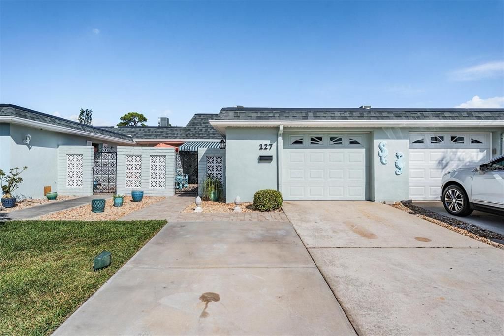 For Sale: $325,000 (2 beds, 2 baths, 1400 Square Feet)