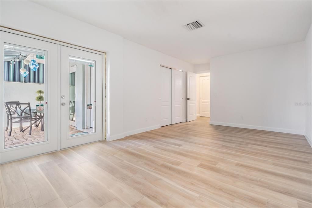 For Sale: $325,000 (2 beds, 2 baths, 1400 Square Feet)