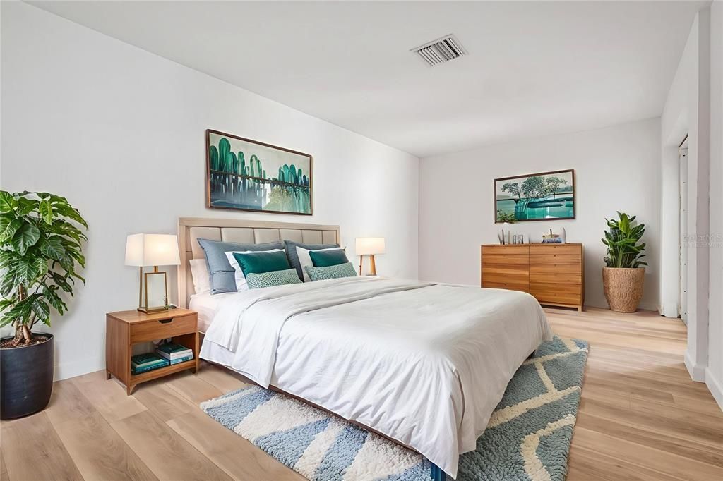 For Sale: $325,000 (2 beds, 2 baths, 1400 Square Feet)