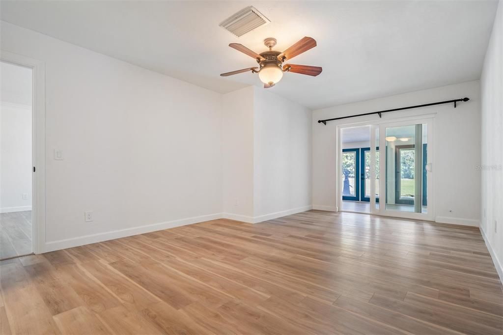 For Sale: $325,000 (2 beds, 2 baths, 1400 Square Feet)