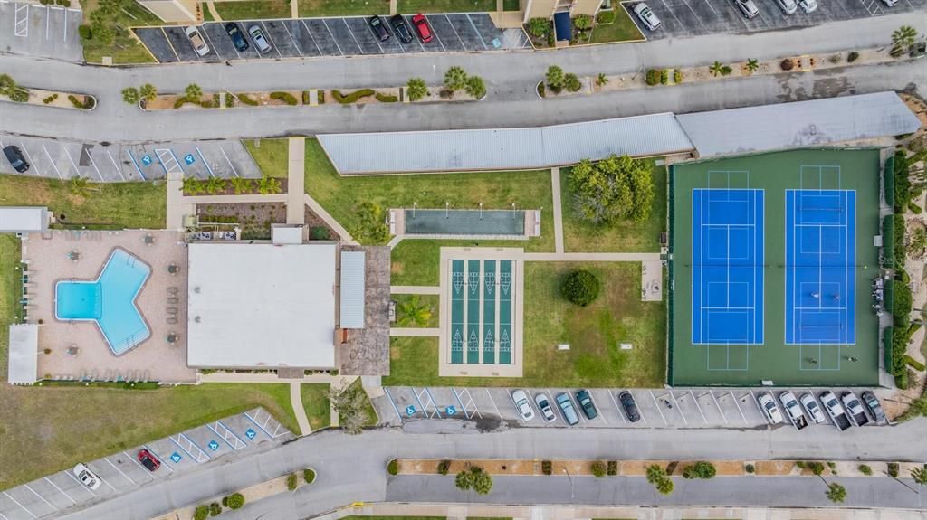 For Sale: $325,000 (2 beds, 2 baths, 1400 Square Feet)