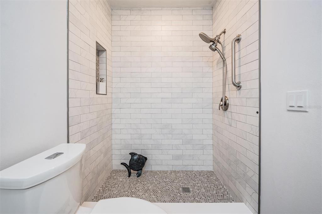 For Sale: $325,000 (2 beds, 2 baths, 1400 Square Feet)