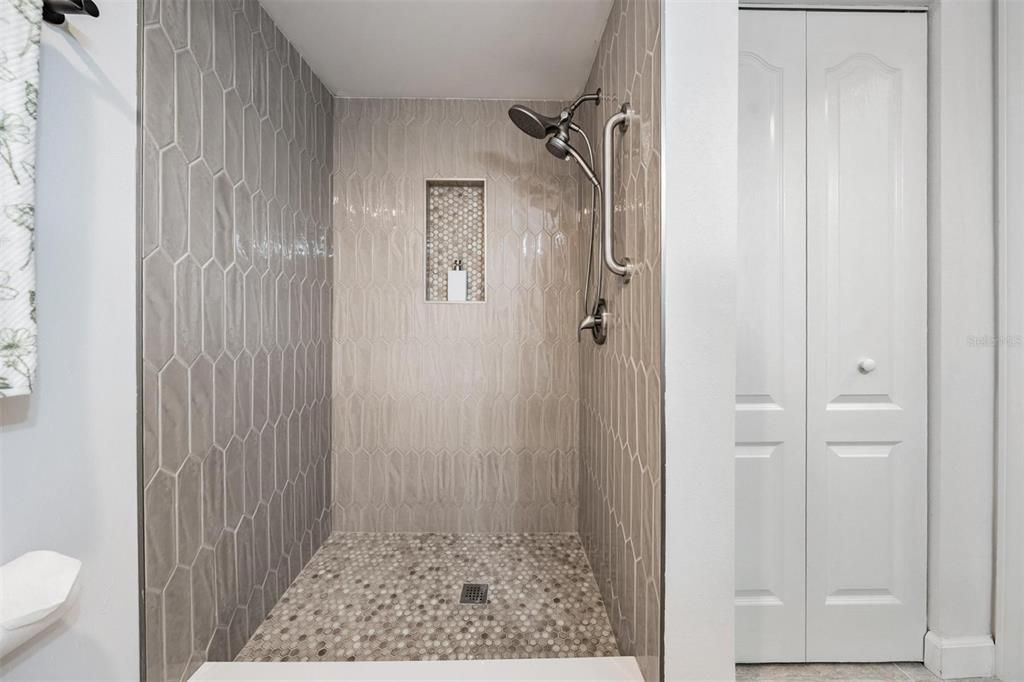 For Sale: $325,000 (2 beds, 2 baths, 1400 Square Feet)