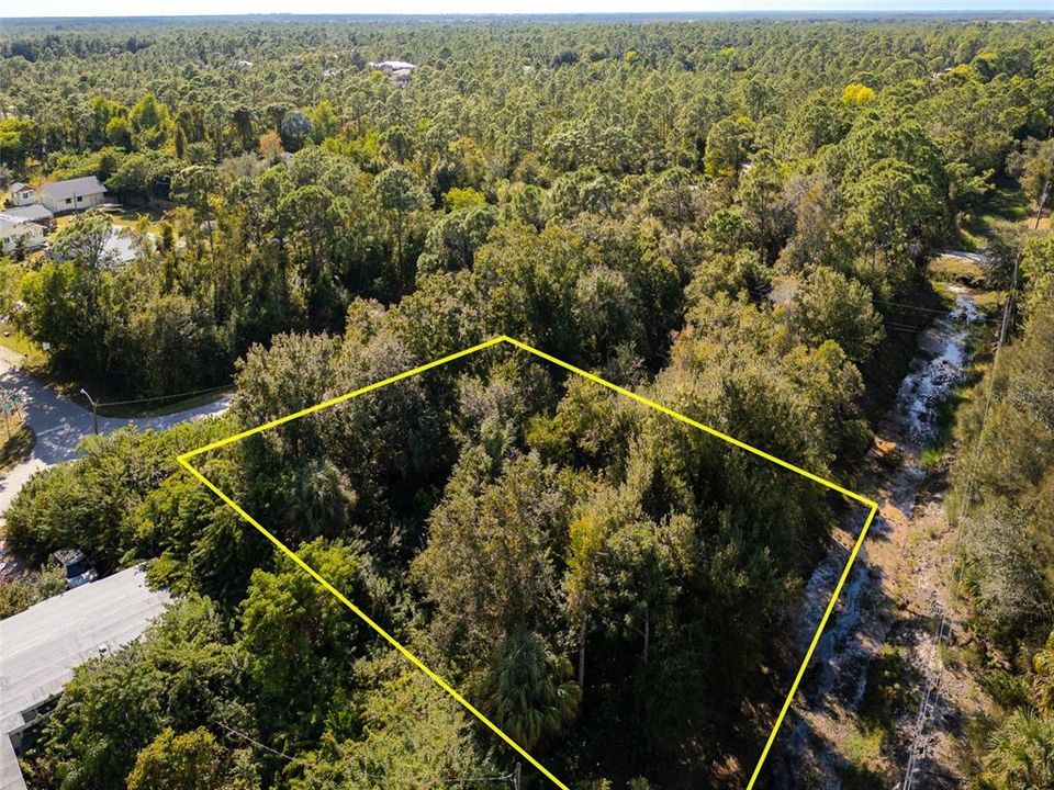 На продажу: $43,000 (0.39 acres)