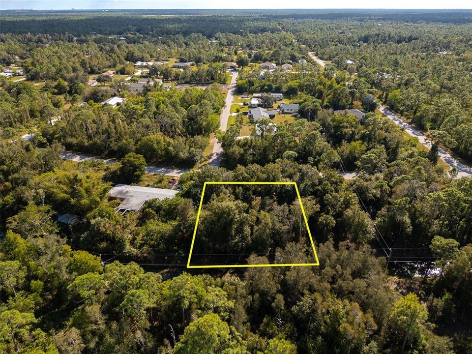 На продажу: $43,000 (0.39 acres)