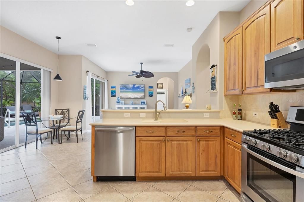 Active With Contract: $639,000 (4 beds, 3 baths, 2278 Square Feet)