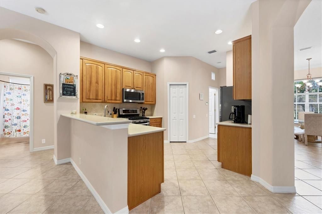 Active With Contract: $639,000 (4 beds, 3 baths, 2278 Square Feet)