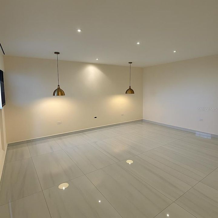 出租: $3,000 (3 贝兹, 2 浴室, 0 平方英尺)