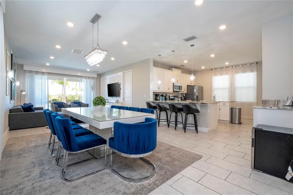 For Sale: $760,000 (6 beds, 6 baths, 3317 Square Feet)