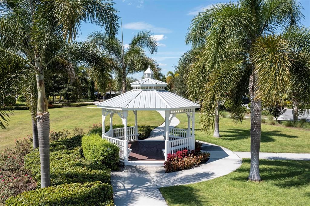 For Sale: $760,000 (6 beds, 6 baths, 3317 Square Feet)