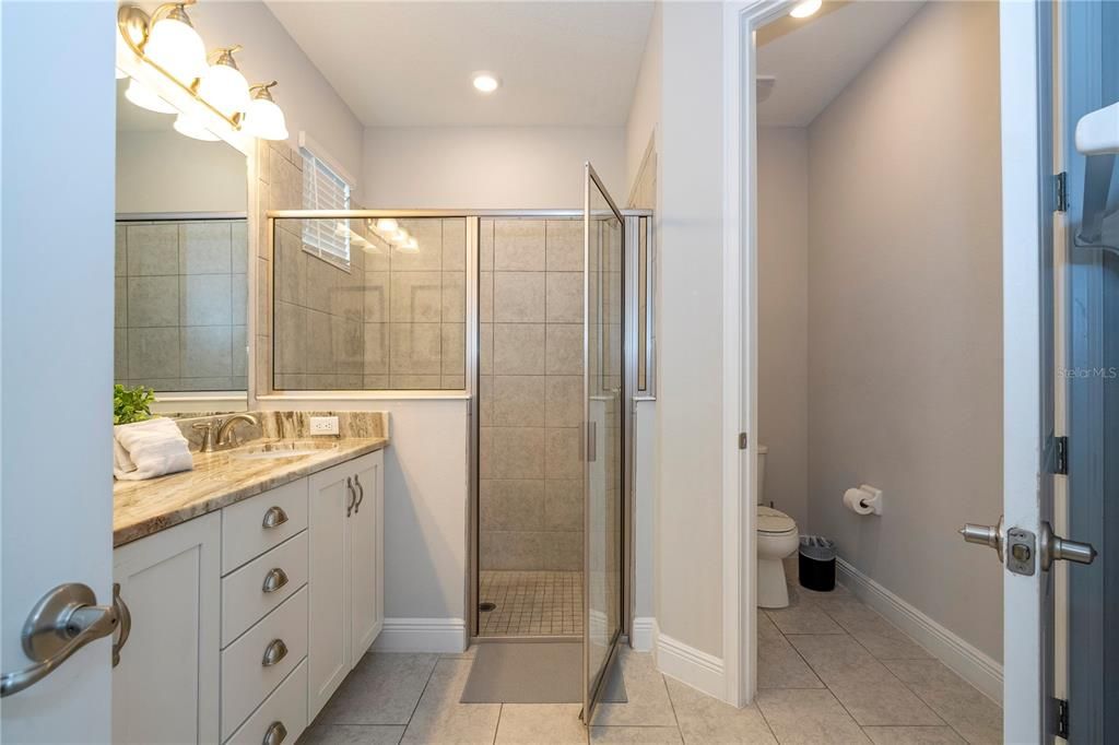 For Sale: $760,000 (6 beds, 6 baths, 3317 Square Feet)