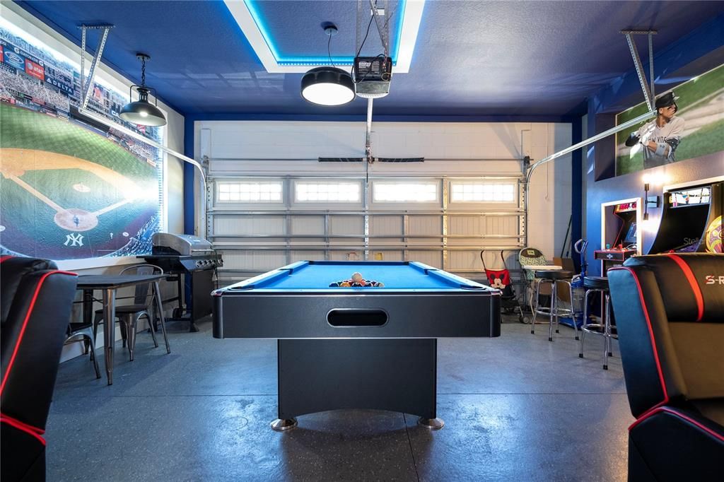 For Sale: $760,000 (6 beds, 6 baths, 3317 Square Feet)