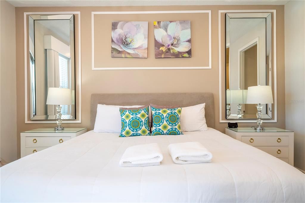 For Sale: $760,000 (6 beds, 6 baths, 3317 Square Feet)