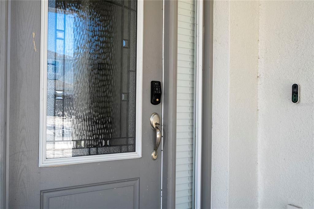 For Sale: $760,000 (6 beds, 6 baths, 3317 Square Feet)