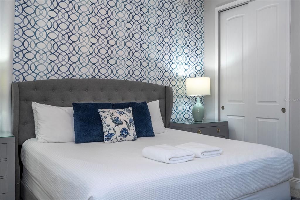 For Sale: $760,000 (6 beds, 6 baths, 3317 Square Feet)