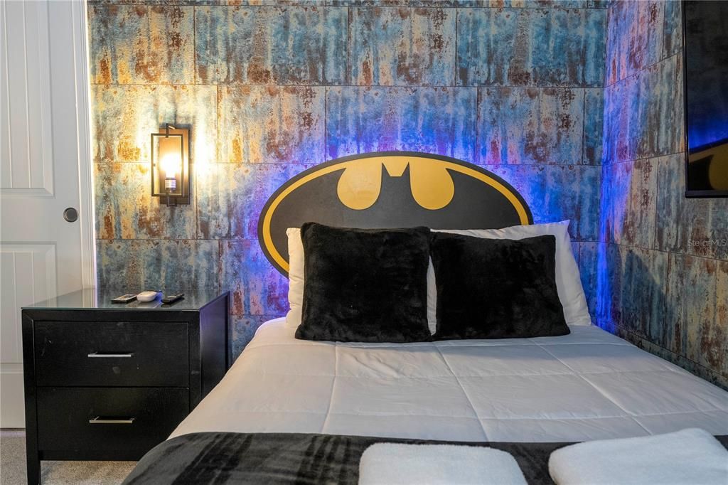 For Sale: $760,000 (6 beds, 6 baths, 3317 Square Feet)