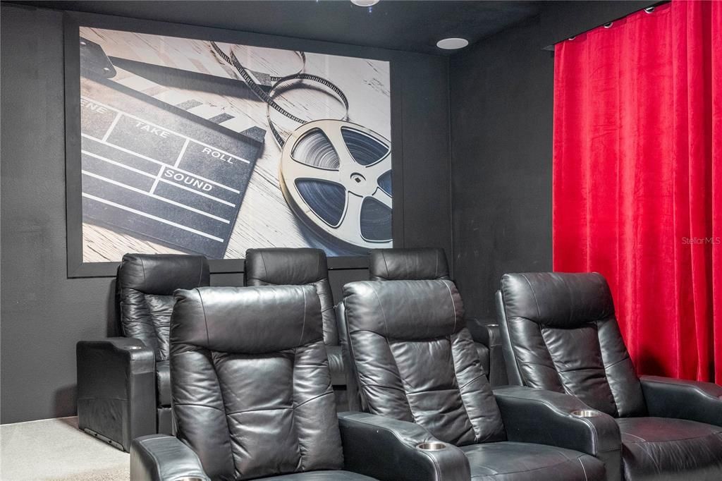 For Sale: $760,000 (6 beds, 6 baths, 3317 Square Feet)