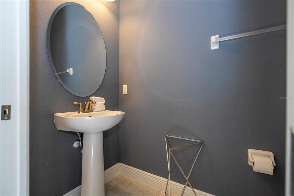 For Sale: $760,000 (6 beds, 6 baths, 3317 Square Feet)