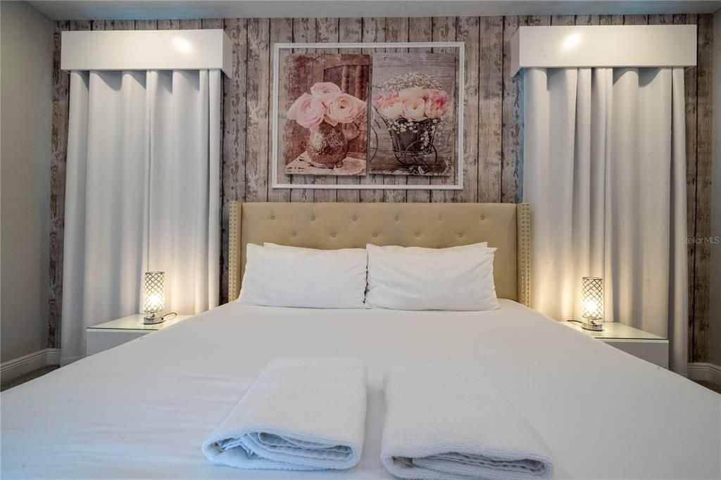 For Sale: $760,000 (6 beds, 6 baths, 3317 Square Feet)