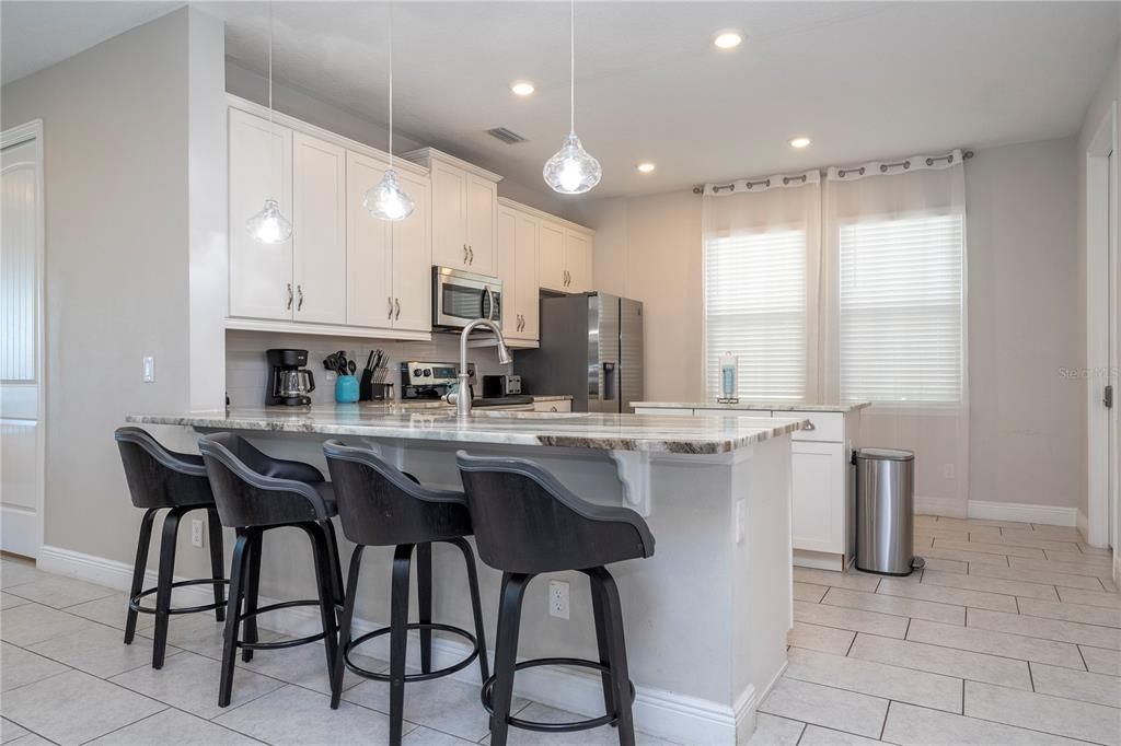 For Sale: $760,000 (6 beds, 6 baths, 3317 Square Feet)