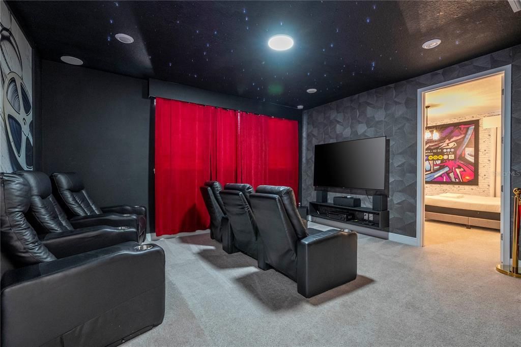 For Sale: $760,000 (6 beds, 6 baths, 3317 Square Feet)