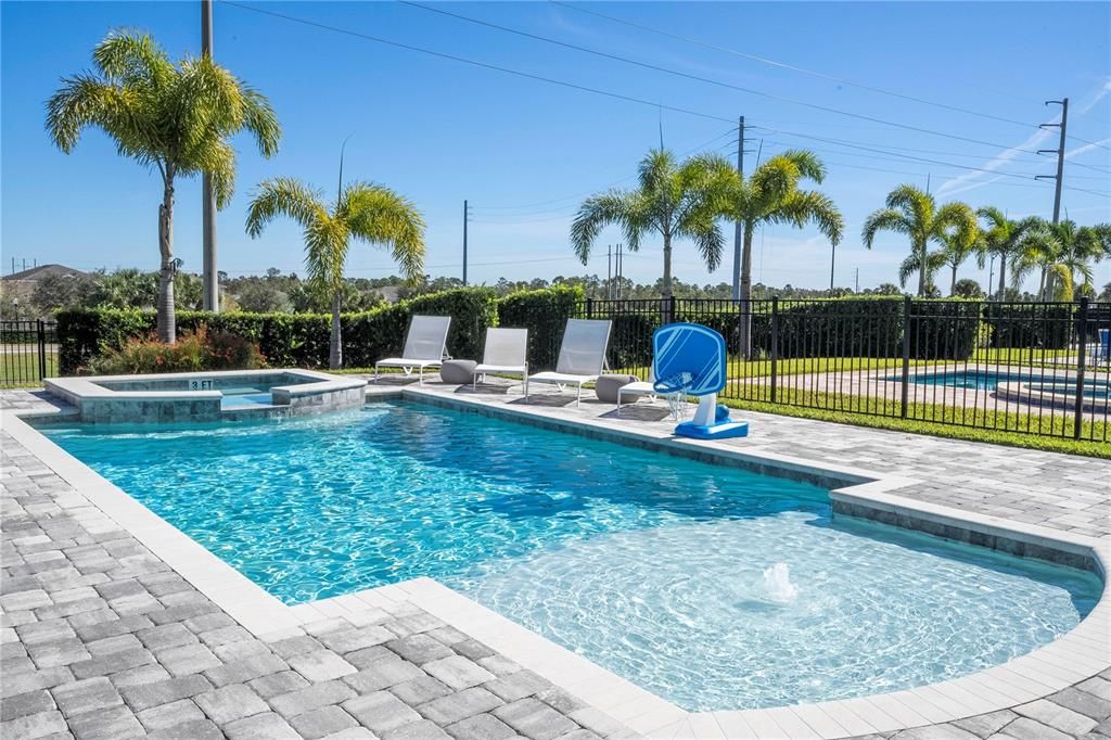 For Sale: $760,000 (6 beds, 6 baths, 3317 Square Feet)