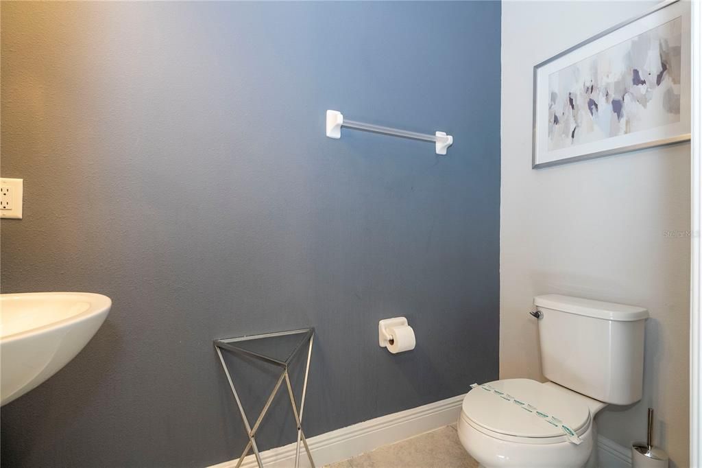 For Sale: $760,000 (6 beds, 6 baths, 3317 Square Feet)