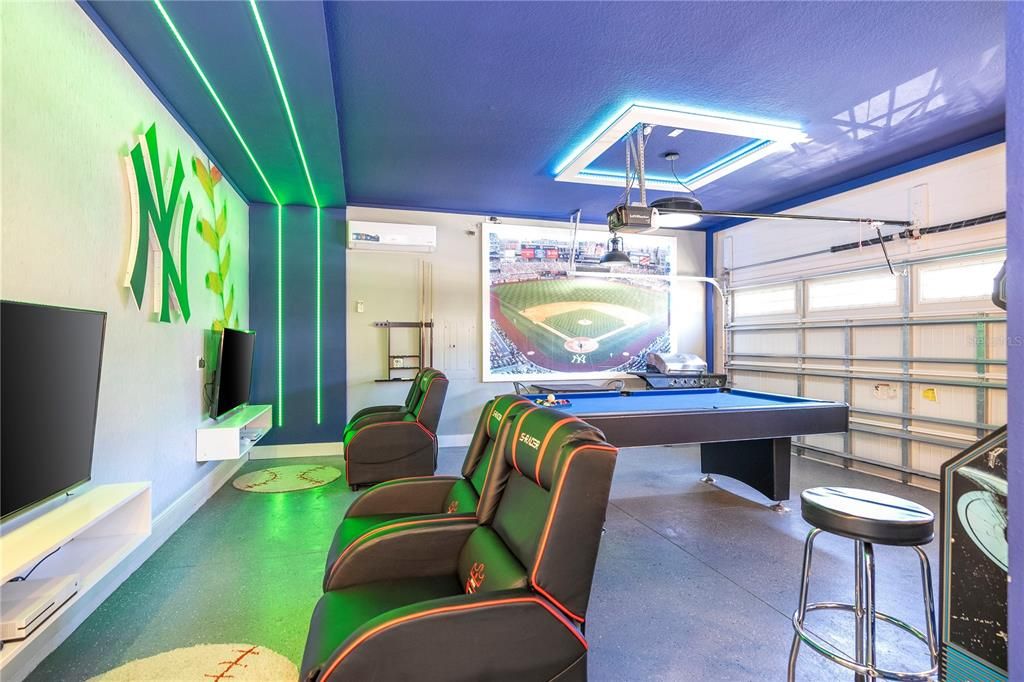 For Sale: $760,000 (6 beds, 6 baths, 3317 Square Feet)