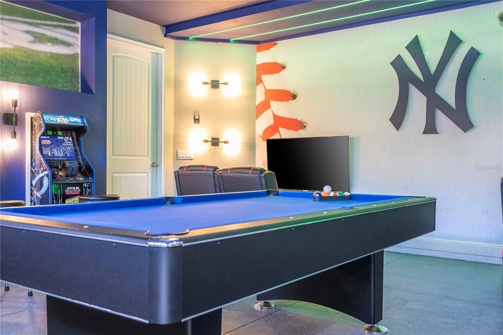 For Sale: $760,000 (6 beds, 6 baths, 3317 Square Feet)