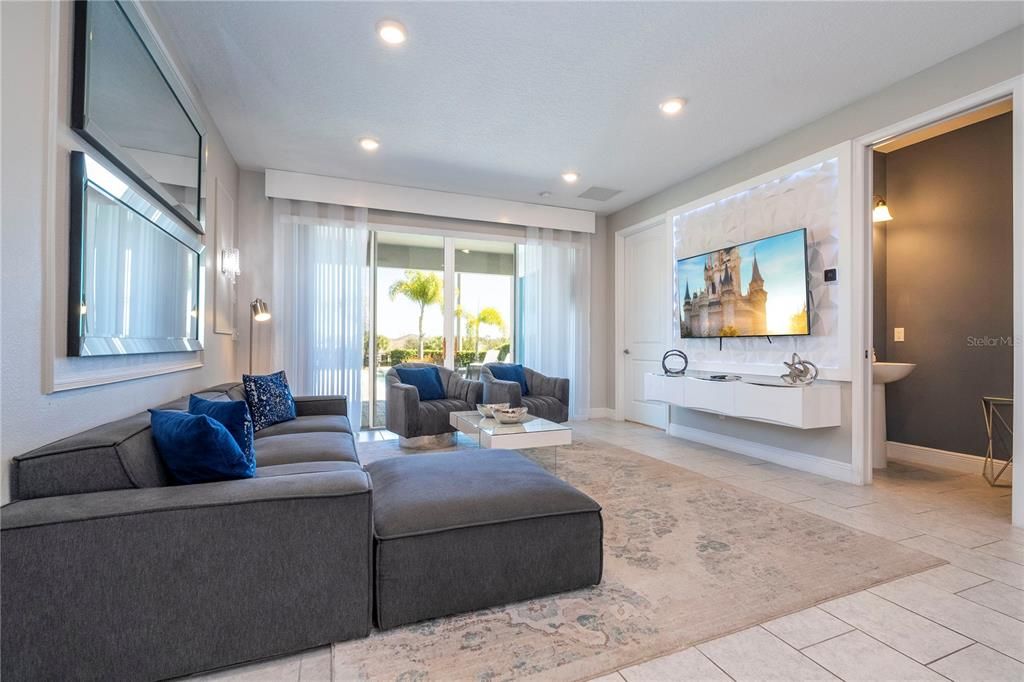 For Sale: $760,000 (6 beds, 6 baths, 3317 Square Feet)