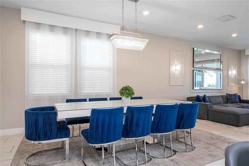 For Sale: $760,000 (6 beds, 6 baths, 3317 Square Feet)