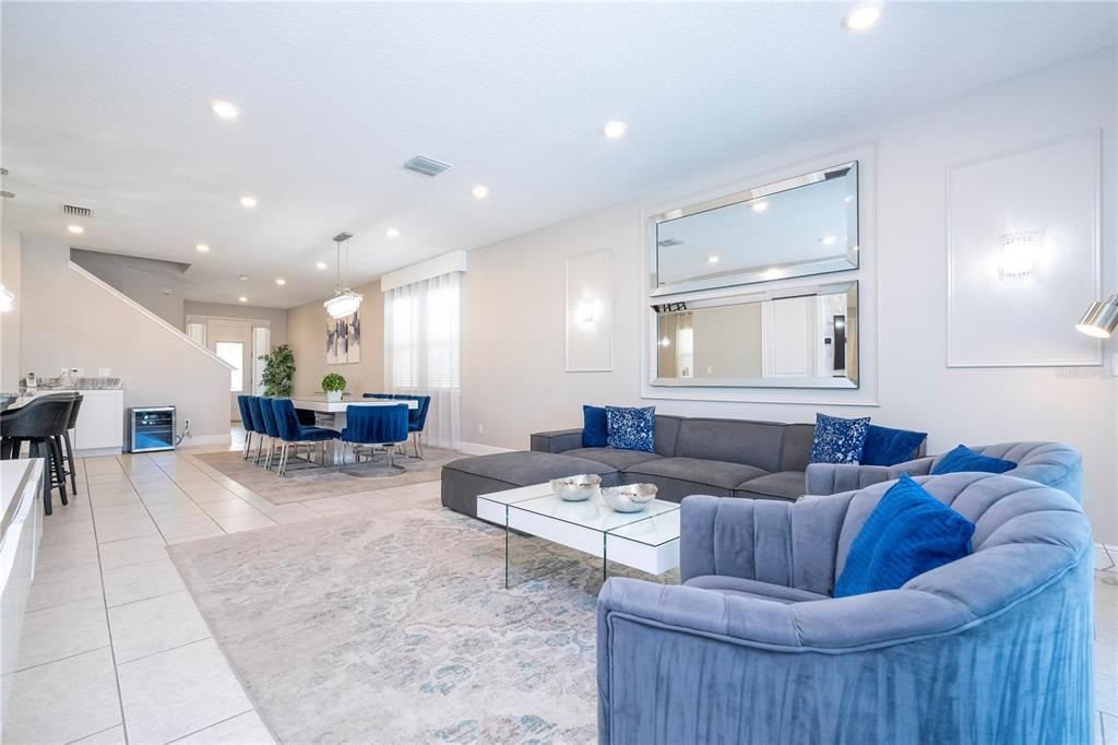 For Sale: $760,000 (6 beds, 6 baths, 3317 Square Feet)