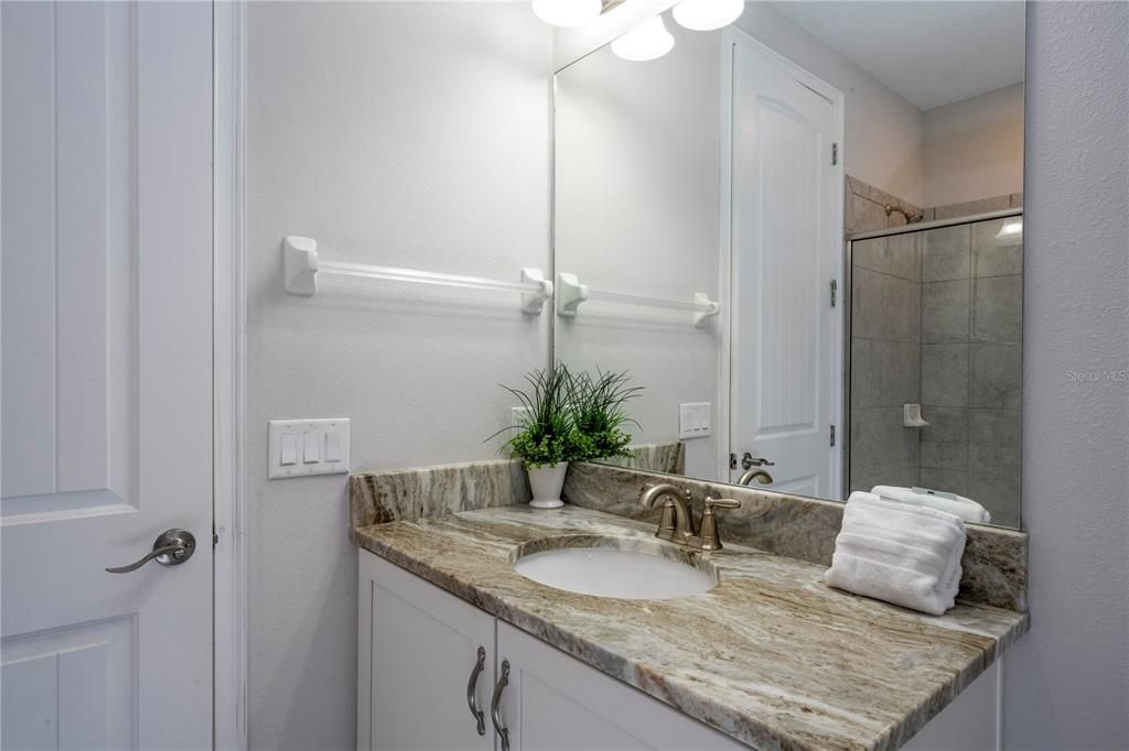 For Sale: $760,000 (6 beds, 6 baths, 3317 Square Feet)