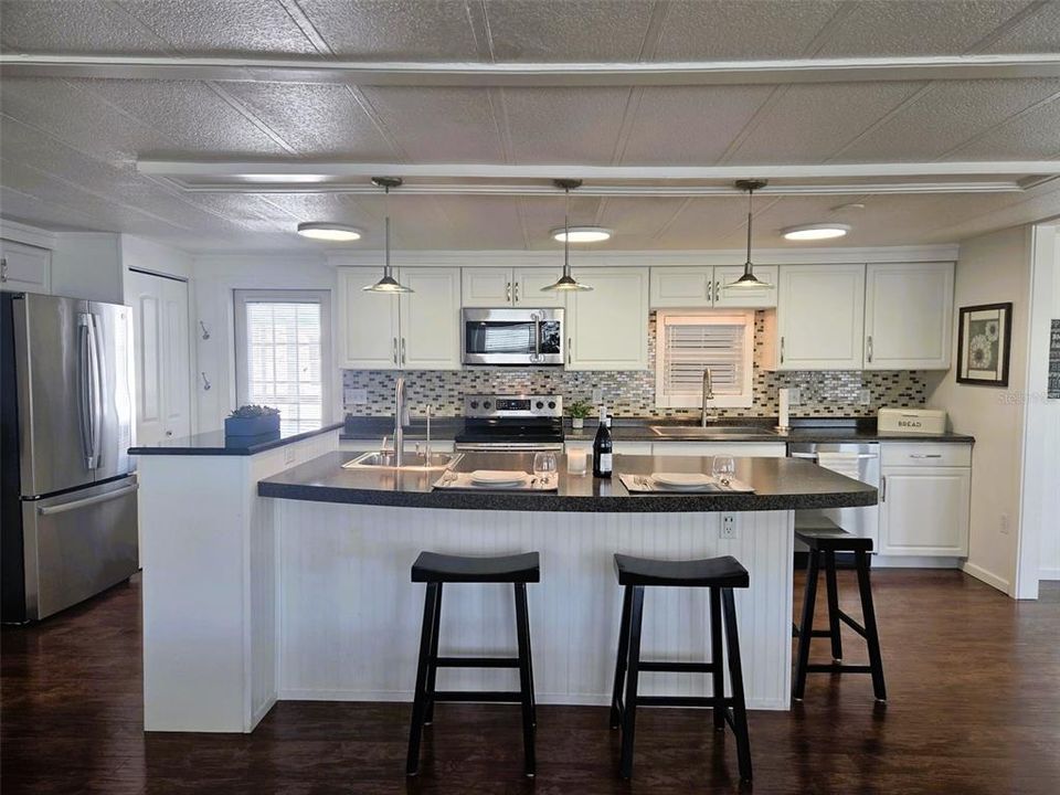 待售: $239,900 (2 贝兹, 2 浴室, 1160 平方英尺)