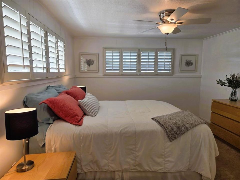 待售: $239,900 (2 贝兹, 2 浴室, 1160 平方英尺)