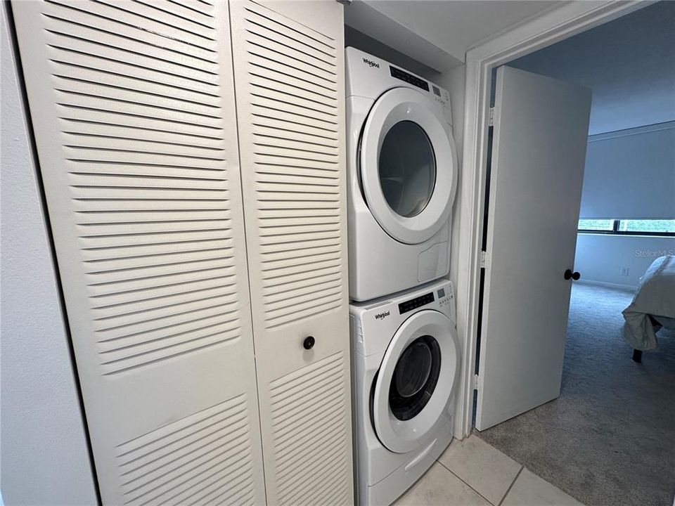 待售: $449,000 (2 贝兹, 2 浴室, 1050 平方英尺)