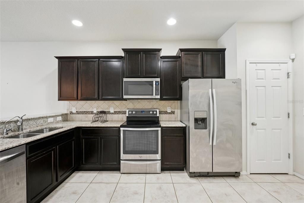 For Rent: $2,000 (2 beds, 2 baths, 1592 Square Feet)
