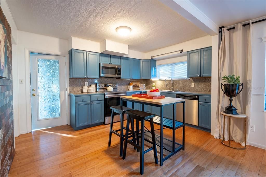 На продажу: $864,000 (4 спален, 3 ванн, 1791 Квадратных фут)