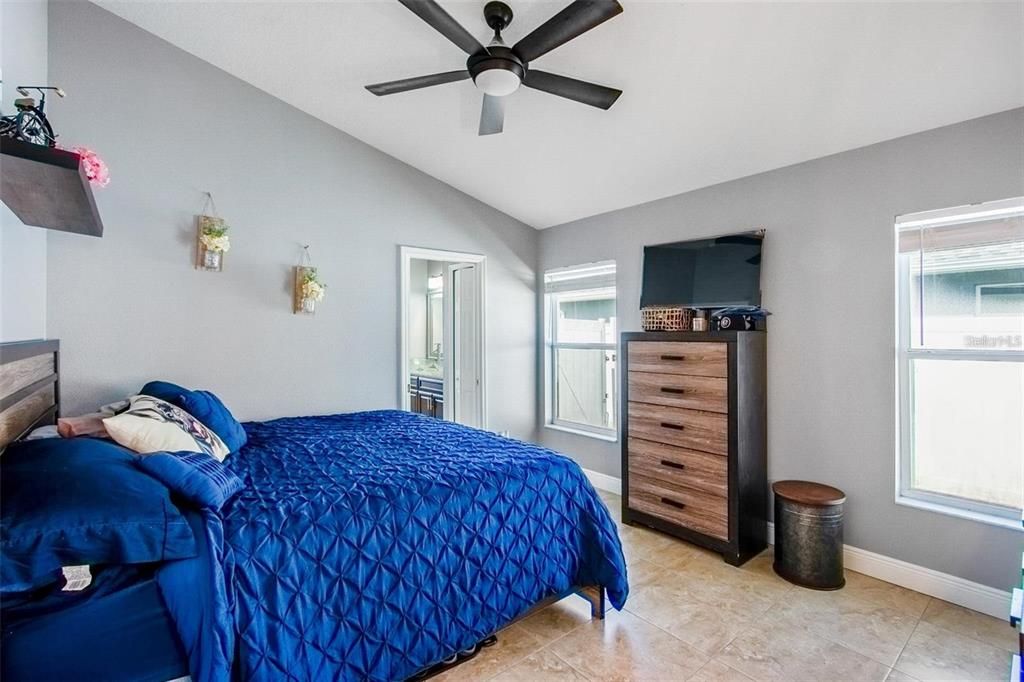 For Sale: $350,000 (3 beds, 2 baths, 1400 Square Feet)