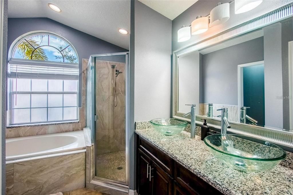 For Sale: $350,000 (3 beds, 2 baths, 1400 Square Feet)